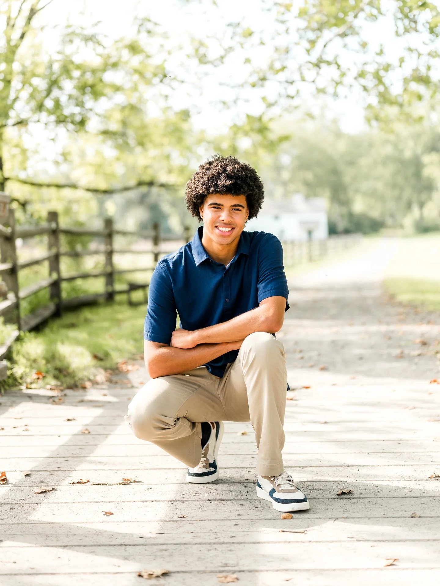 Julian is all smiles as he embraces his senior year! We had a fantastic morning and he truly beamed as a natural in front of the camera. Here&rsquo;s to an amazing senior year ahead, Julian! Enjoy every moment of this exciting adventure!
.
.
.
#senio