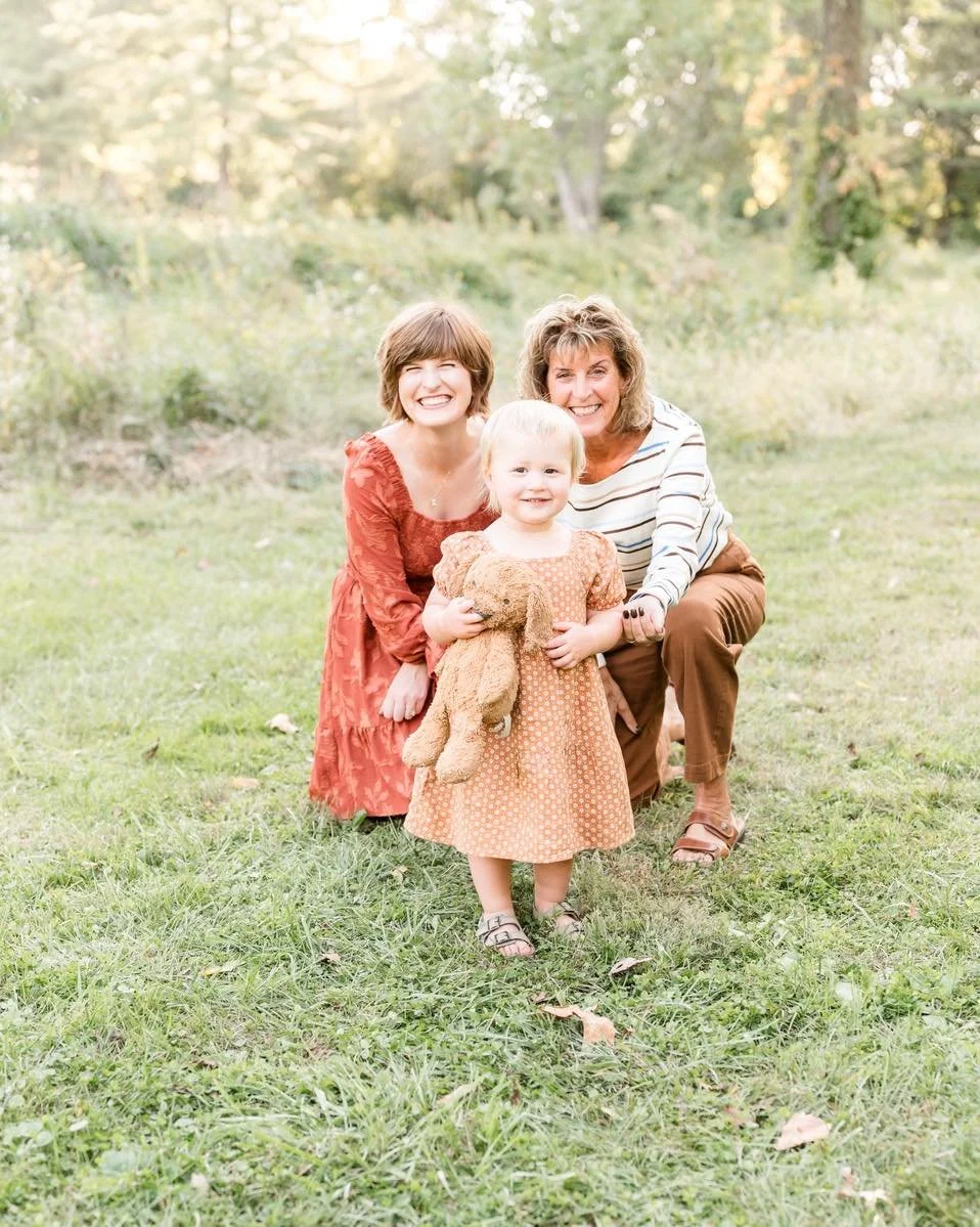 Lucy&rsquo;s back and this time she brought some family along! It&rsquo;s the Bucher family&rsquo;s first-ever professional photoshoot. As they say, better late than never! I&rsquo;m thrilled they&rsquo;ll have these memories to cherish for a lifetim