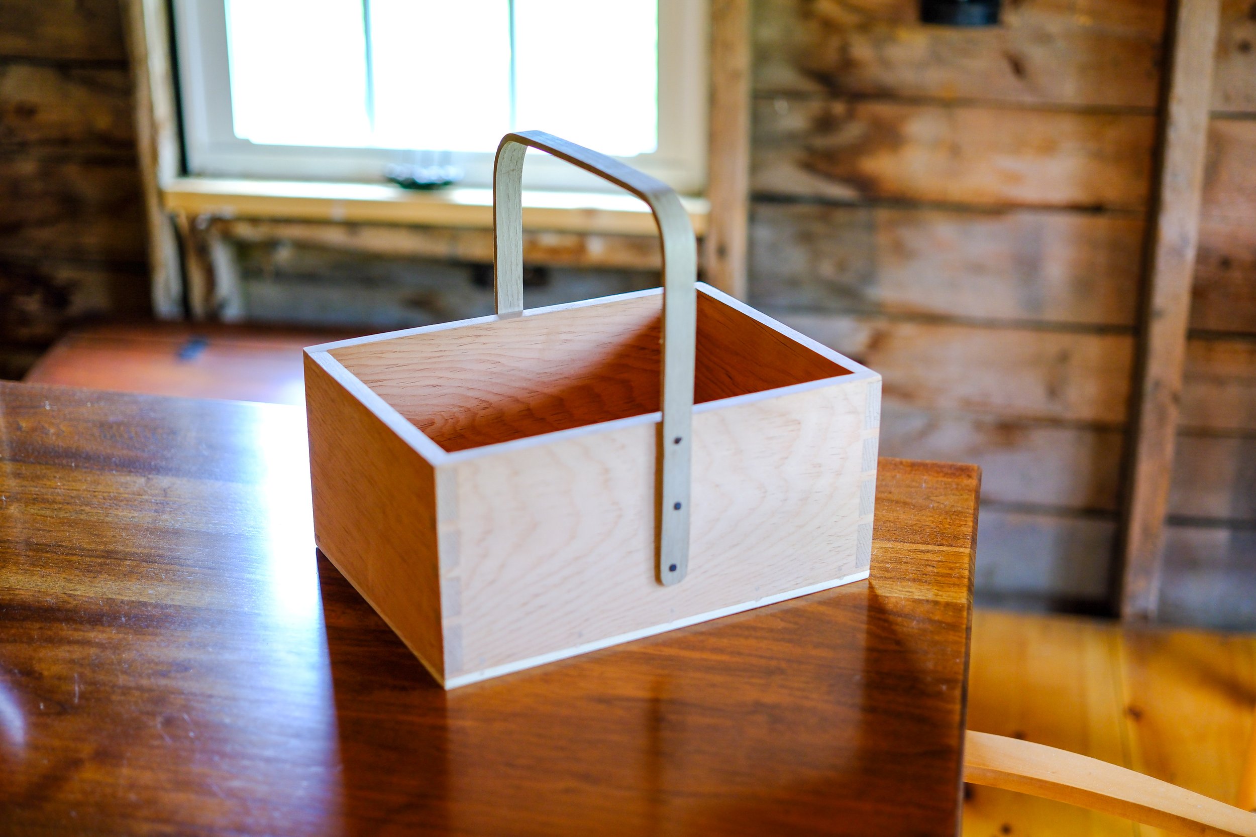 Shaker Chip Box