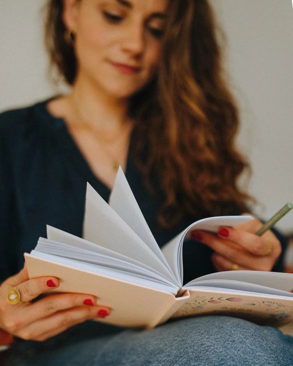 Nouvelle ann&eacute;e, nouveau chapitre ! 🎊

Je ne suis pas du genre &agrave; faire de grandes r&eacute;solutions que je ne tiendrai pas. 🫣 Mais une chose est s&ucirc;re: j&rsquo;ai envie que 2026 soit une ann&eacute;e pleine de douceur et d&rsquo;