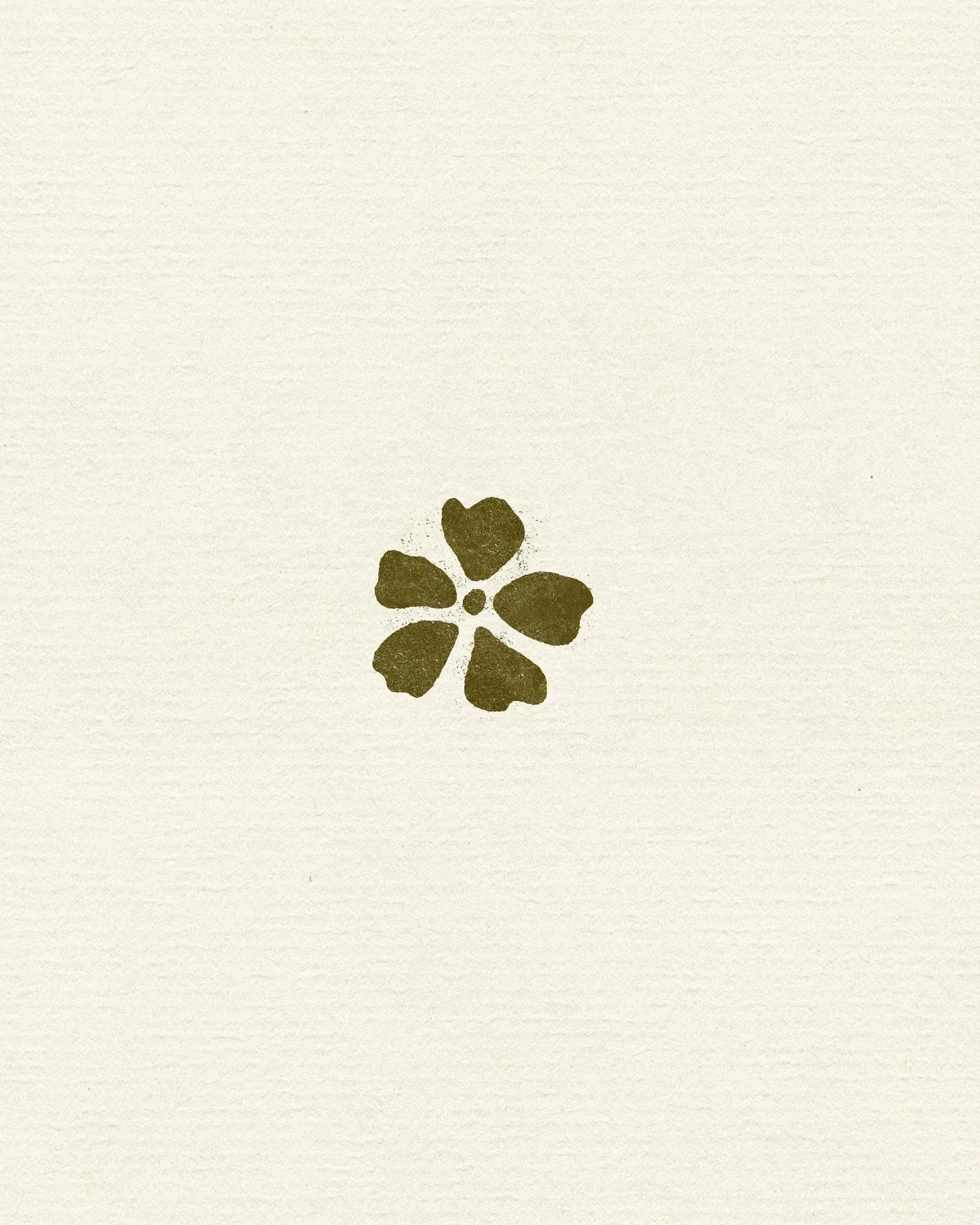 ✨ Le myosotis comme symbole

Cette petite fleur bleue au nom po&eacute;tique est bien plus qu&rsquo;un simple d&eacute;tail graphique. Elle incarne exactement ce qu&rsquo;Am&eacute;lie voulait transmettre &agrave; travers @ysame.raffinerie.du.bien.et