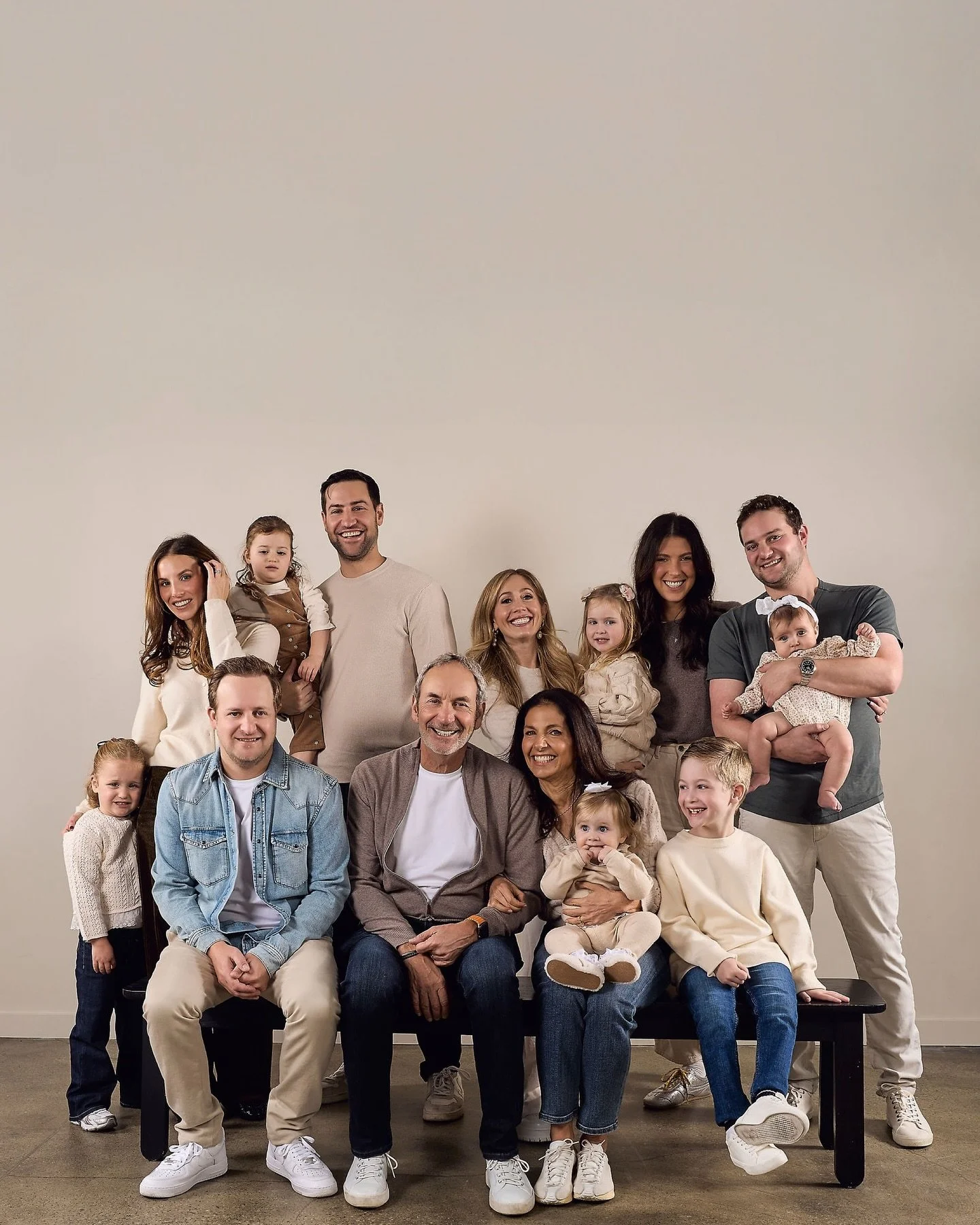 Stephen, Corrine, Josh, Steph, Jared, Michelle, Shane, Dayna, Brody, Paisley, Chloe, Payton, Sienna, &amp; Palmer