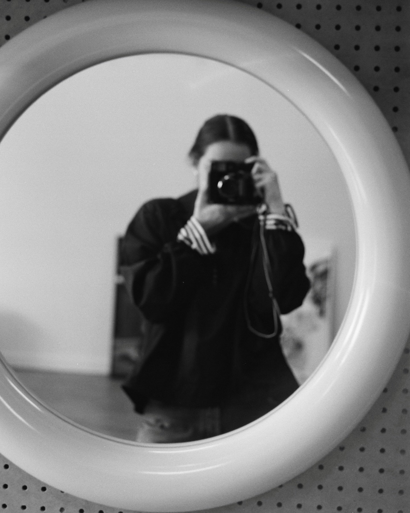 Hailey, Barb, Brogan, Chrissy, Mike, Louisa, Niamh, Eric, Jenny, Catherine, Cortney, Ryan, Dov, Sid, Kristina, Bryan on 35mm