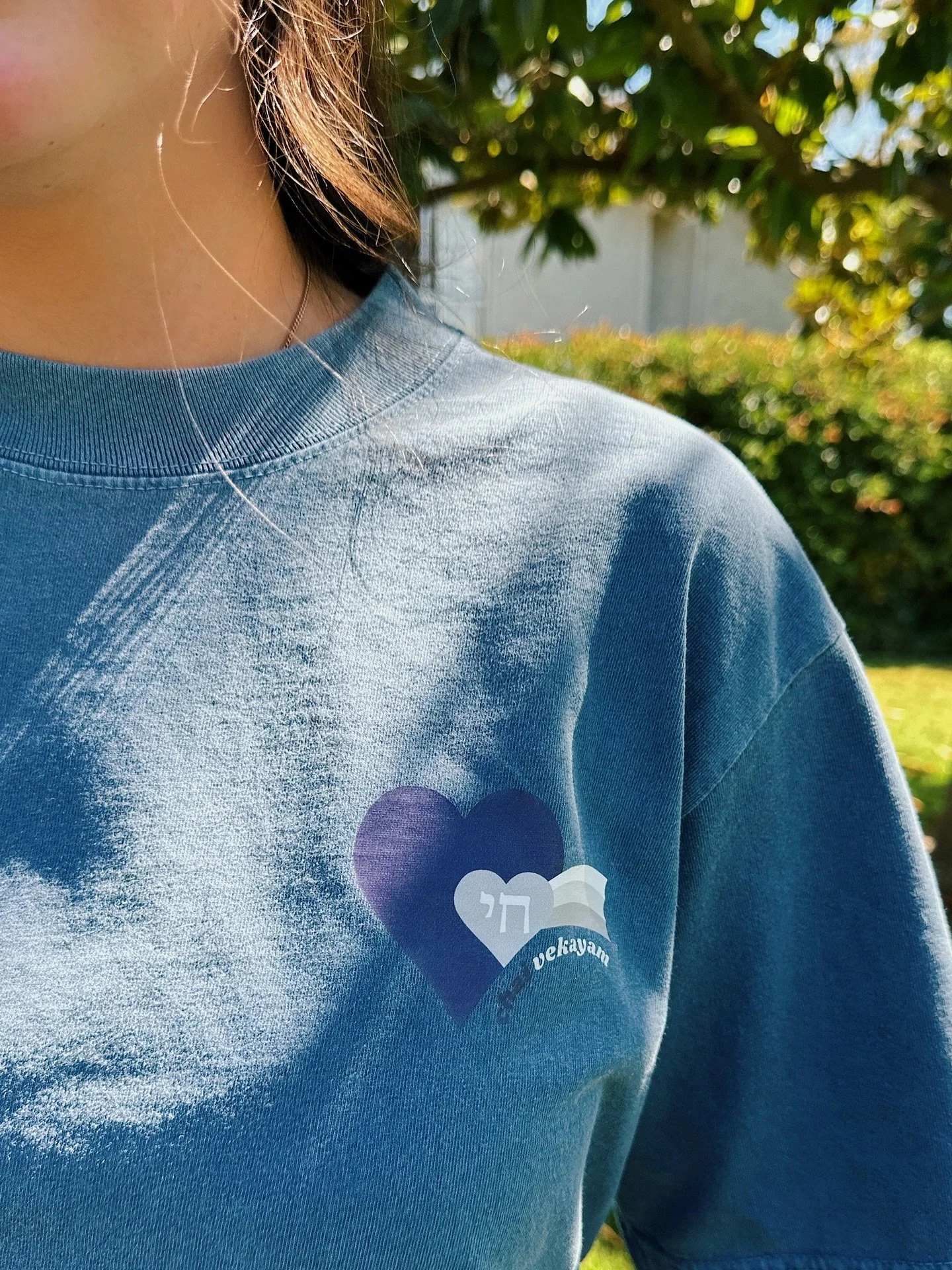 our fav colors designed by our fav gal!! Obsessed with this Chai Heart Tee by @julia_hartman
