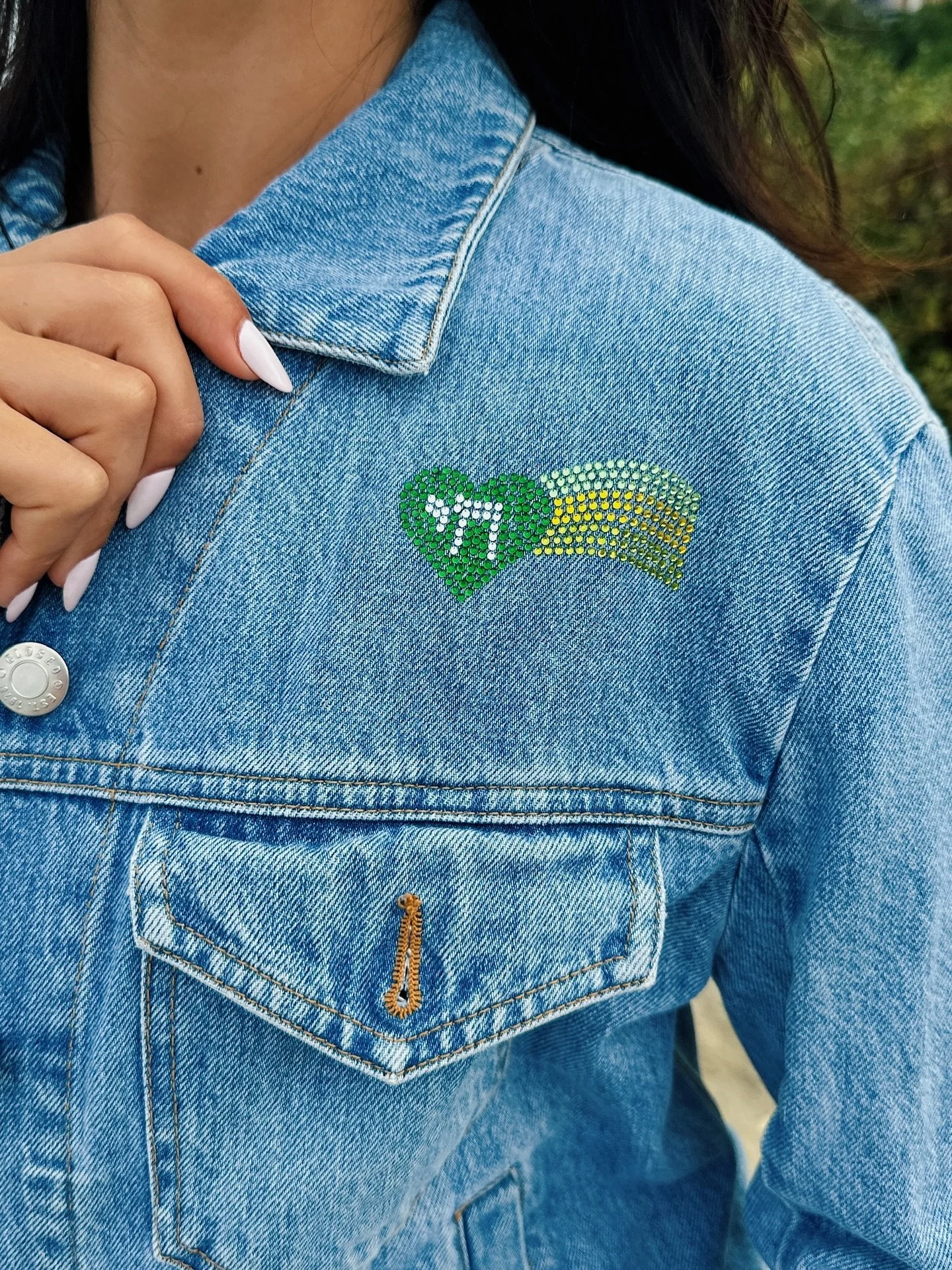 add a bit of Chai Vekayam to any piece you already own 💚 love our @dyegirl_chicago collab patches