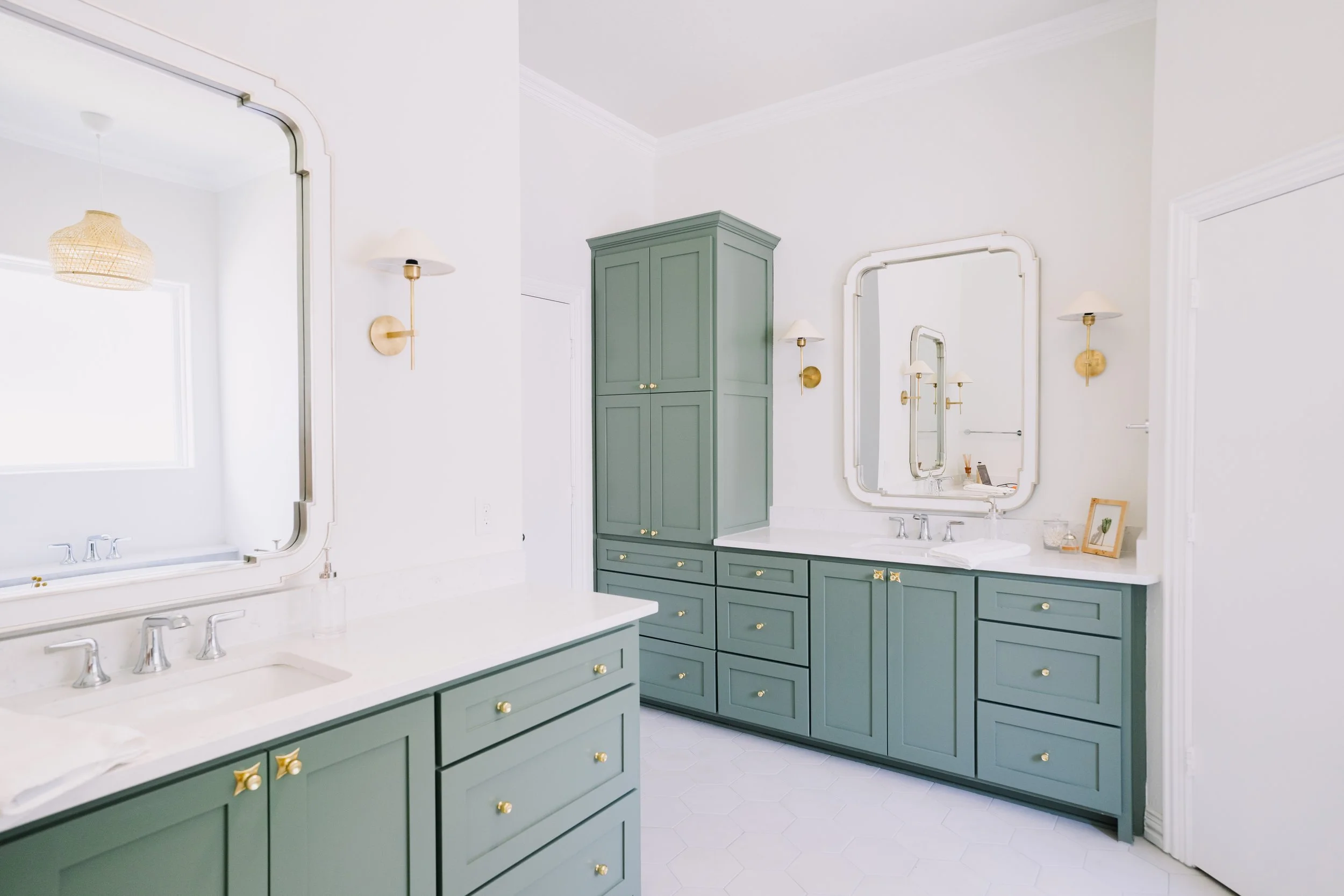 sparkling and clutter-free bathroom re-modeling done for Riverwood home