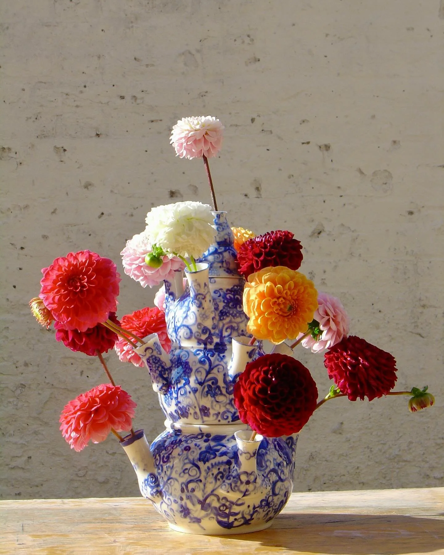 3 part stack tulipi&egrave;re with dahlias