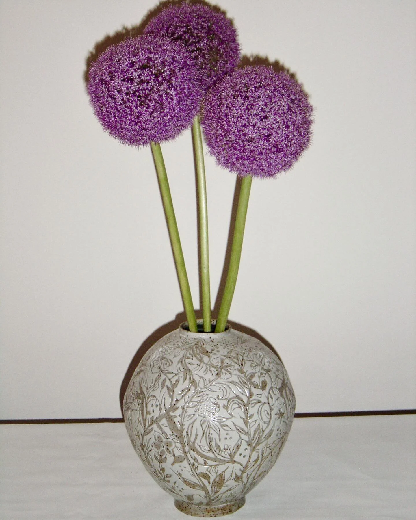 Allium in new carved vase 💜