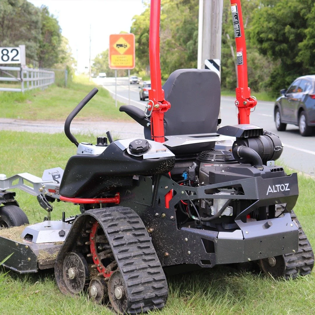 Perfect for tackling wetlands and lowlands. From levees to ditch and highway maintenance, our tracked zero-turn mowers can cut areas that cannot be cut with traditional equipment, leaving the area looking great and not disturbing the terrain. Altoz z