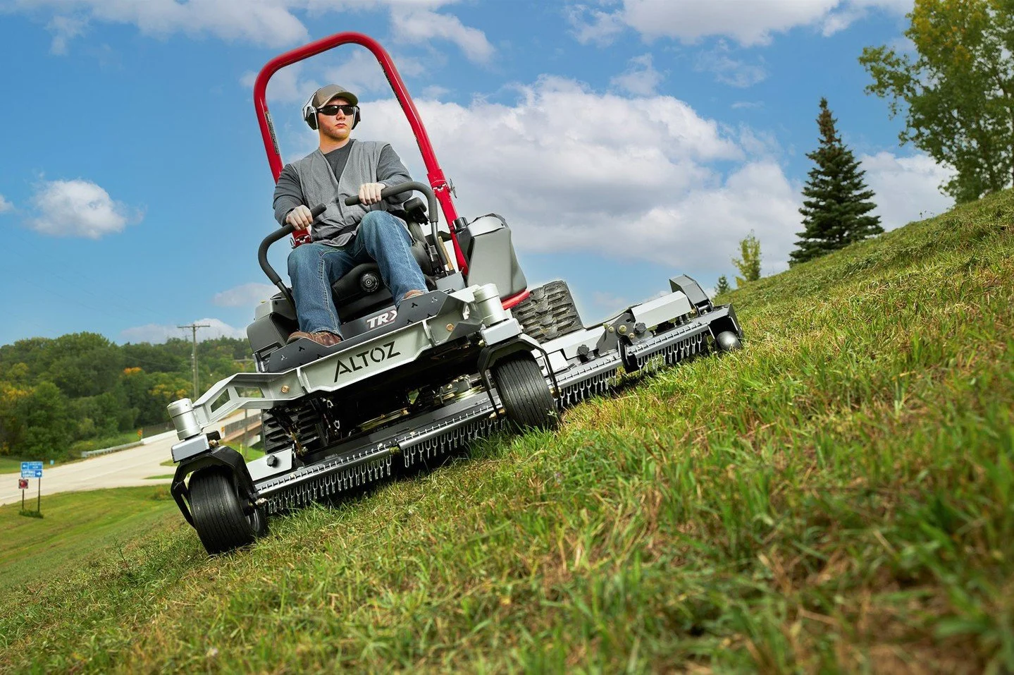 With the Altoz TRX 766 deck wing extension, you can ditch the manual labor, reduce man hours and cover 25% more ground.

Say goodbye to string trimmers and hello to improved efficiency thanks to the extra reach.

⭕ Learn more:
👉 https://www.altozmow
