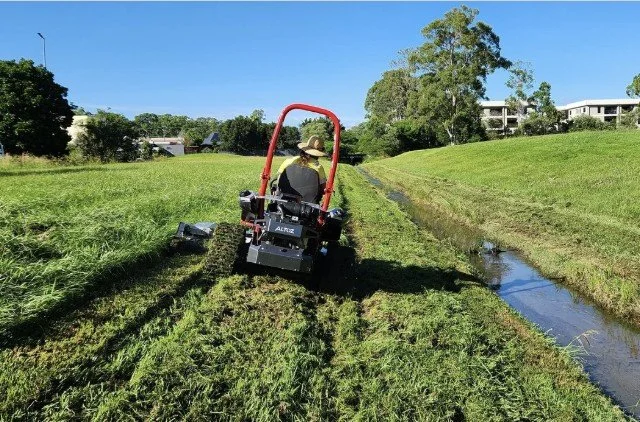 Conquer the Uncut
👉 Read the latest blog: https://www.altozmowers.com.au/news/conquer-the-uncut
When the terrain gets tough, ALTOZ gets going. From thick growth to wet, uneven ground, the ALTOZ tracked zero-turn is built to conquer the uncut. Seriou
