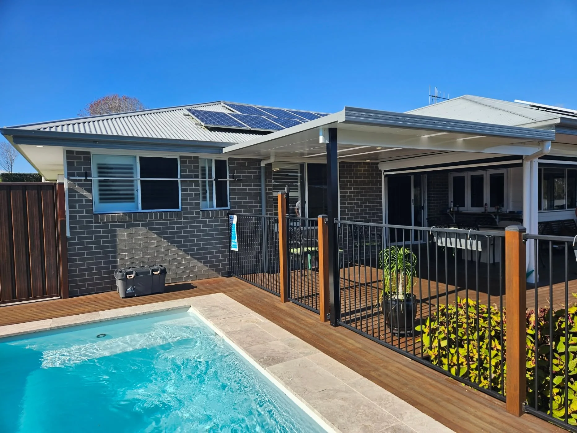 A great little upgrade to this poolside area. 😎

The owners wanted to make better use of their outdoor space, so we installed two insulated awnings to help create more shade and comfort around the home.

It&rsquo;s now a perfect spot to sit back, re
