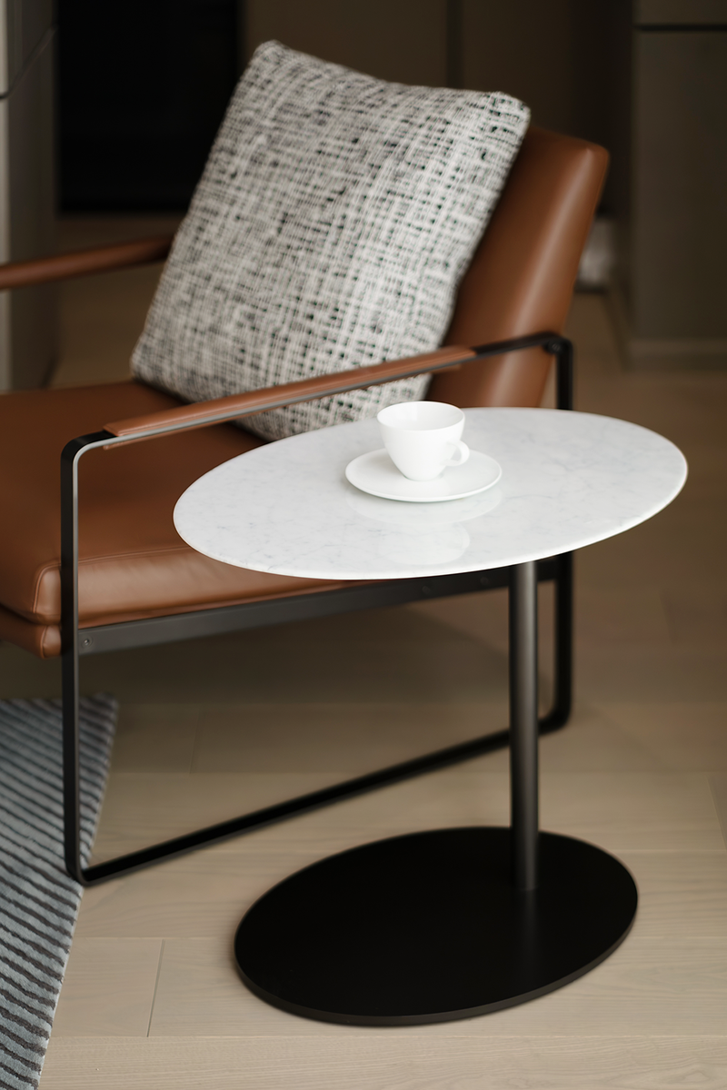 PEBBLE SIDE TABLE CARRARA MARBLE.png