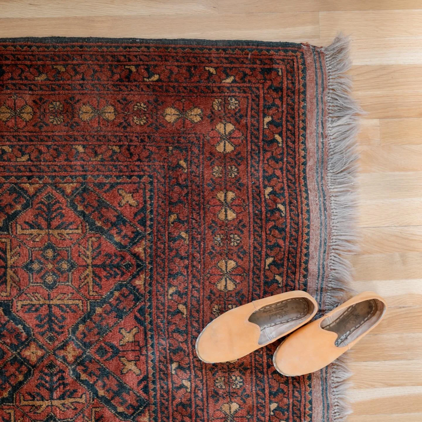 Come find us @strawberrymansion_slc this weekend! Fun sales and exclusives for the @mavendistrict block party Sat 9/27! 🎉