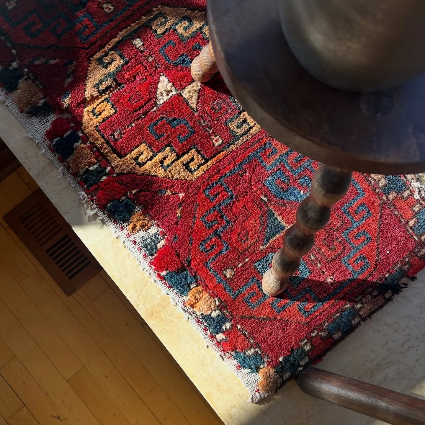 Even your tiniest corners (or walls) deserve some charm. Circa 1900 (!), 1 x 2 ft, and full of personality.