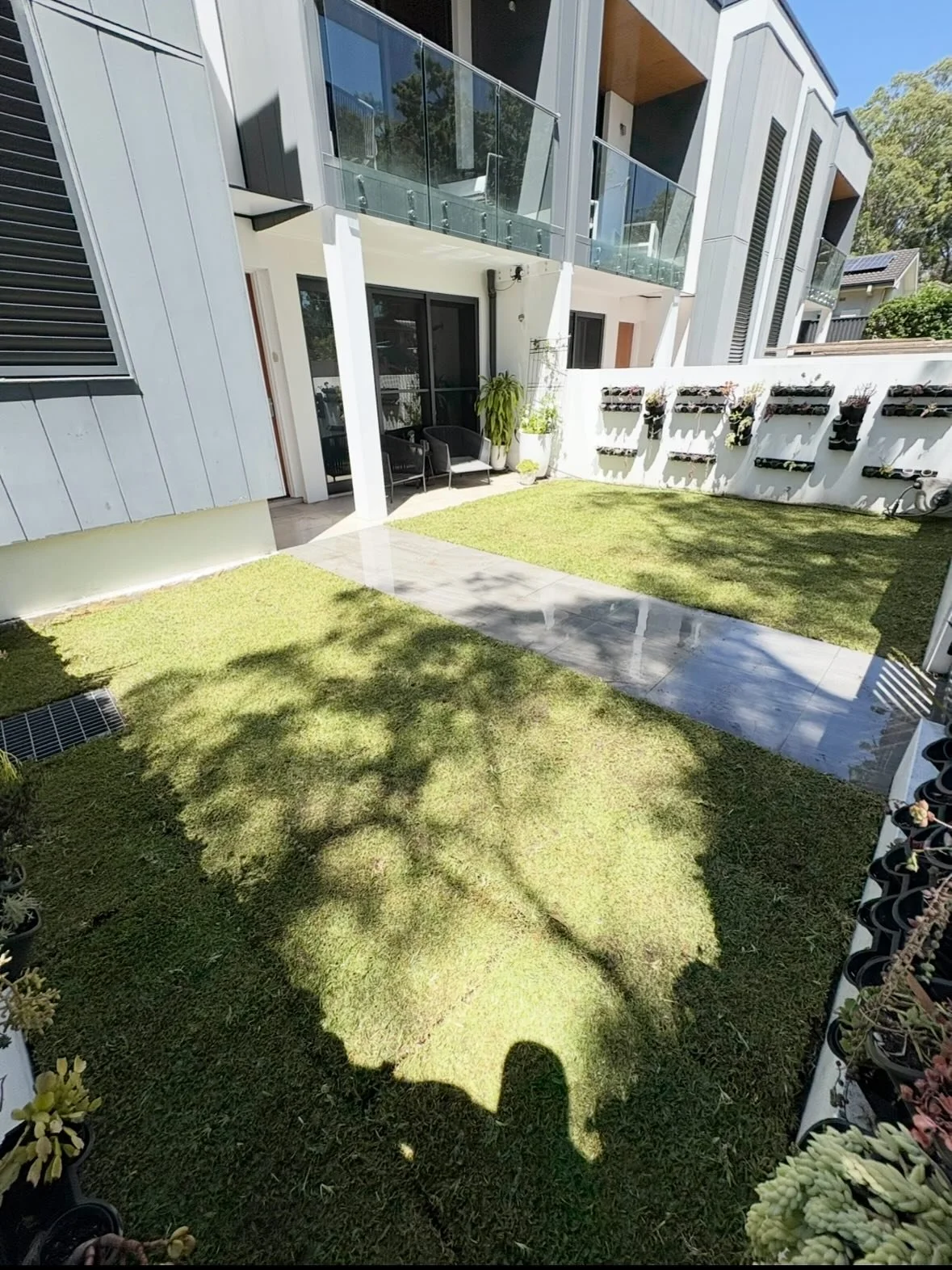 Out with the old, in with the Sapphire Buffalo! Complete turf rip-out and replacement at Caringbah, finished with fresh nutrient underlay for long-lasting growth.

Thank you @turfallyearround for quick delivery and the best turf all year around! 🙌🏻