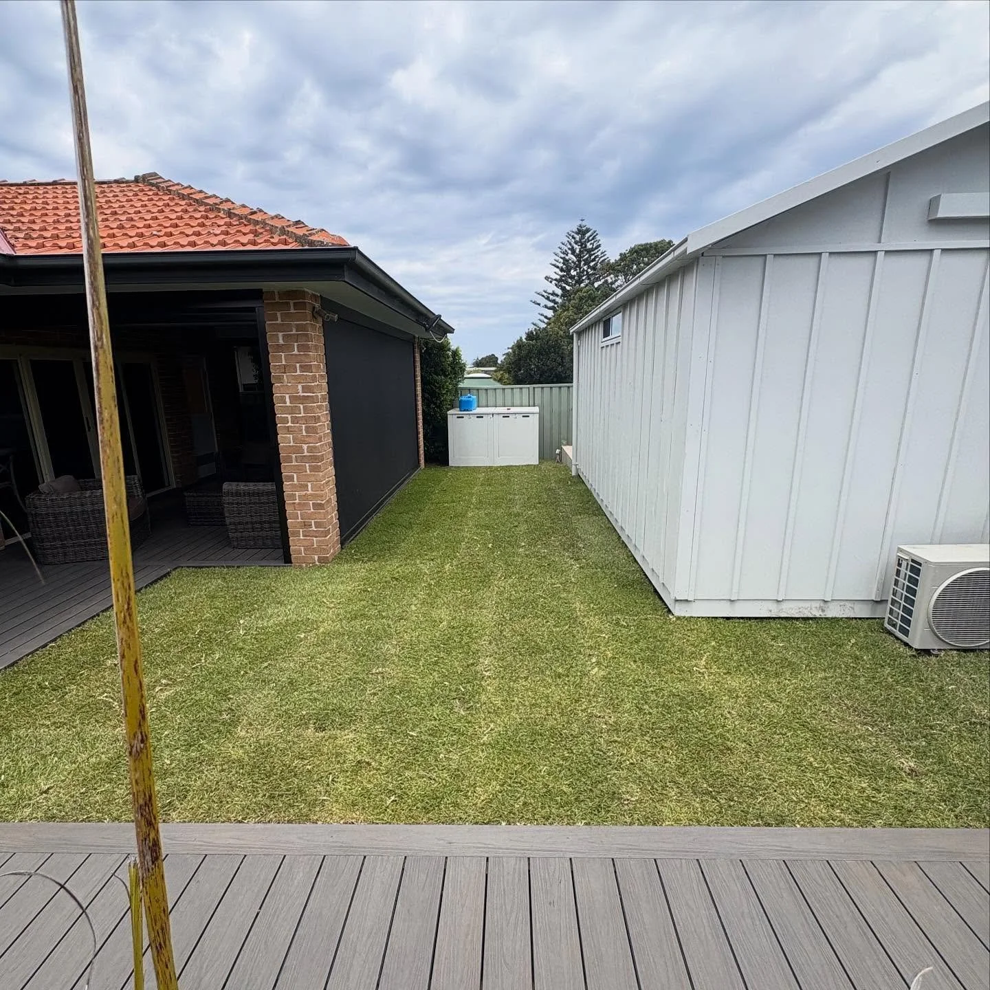 Malabar project complete 🌿
Out with the dying turf and in with 50m&sup2; of fresh Sapphire Buffalo. We raised the backyard levels with 4 tonnes of nutrient turf underlay and refreshed the garden beds with new plants, all finished with Euchy mulch an