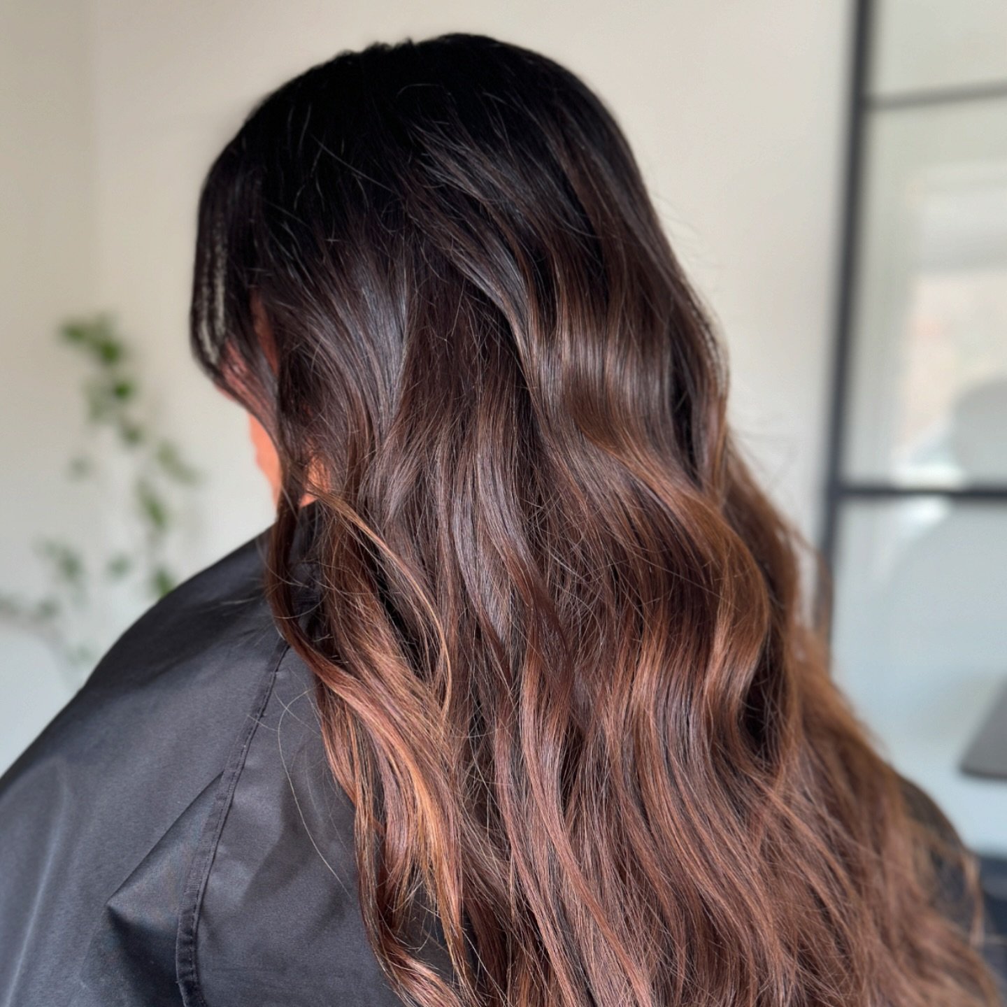 Why 3 Rows of IBE&reg; Hair Extensions Are a Game Changer

Adding three rows of hair extensions can transform your look in so many ways! 
Not only do they provide extra volume and length, but they can also allow for a more natural blend with your own