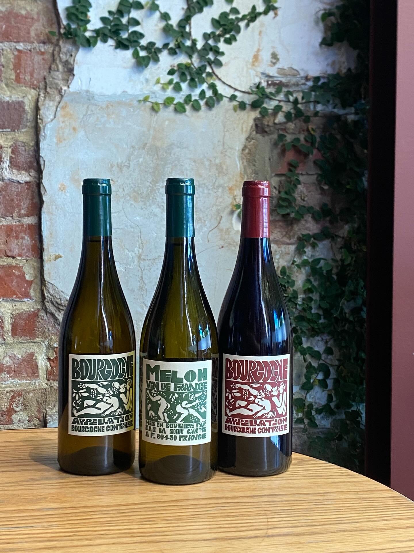 The highly anticipated return of a beloved producer at besk 

Welcome back @la_soeur_cadette 
Bourgogne Blanc, Bourgogne Rouge and shimmering Melon de Bourgogne, what a delight!