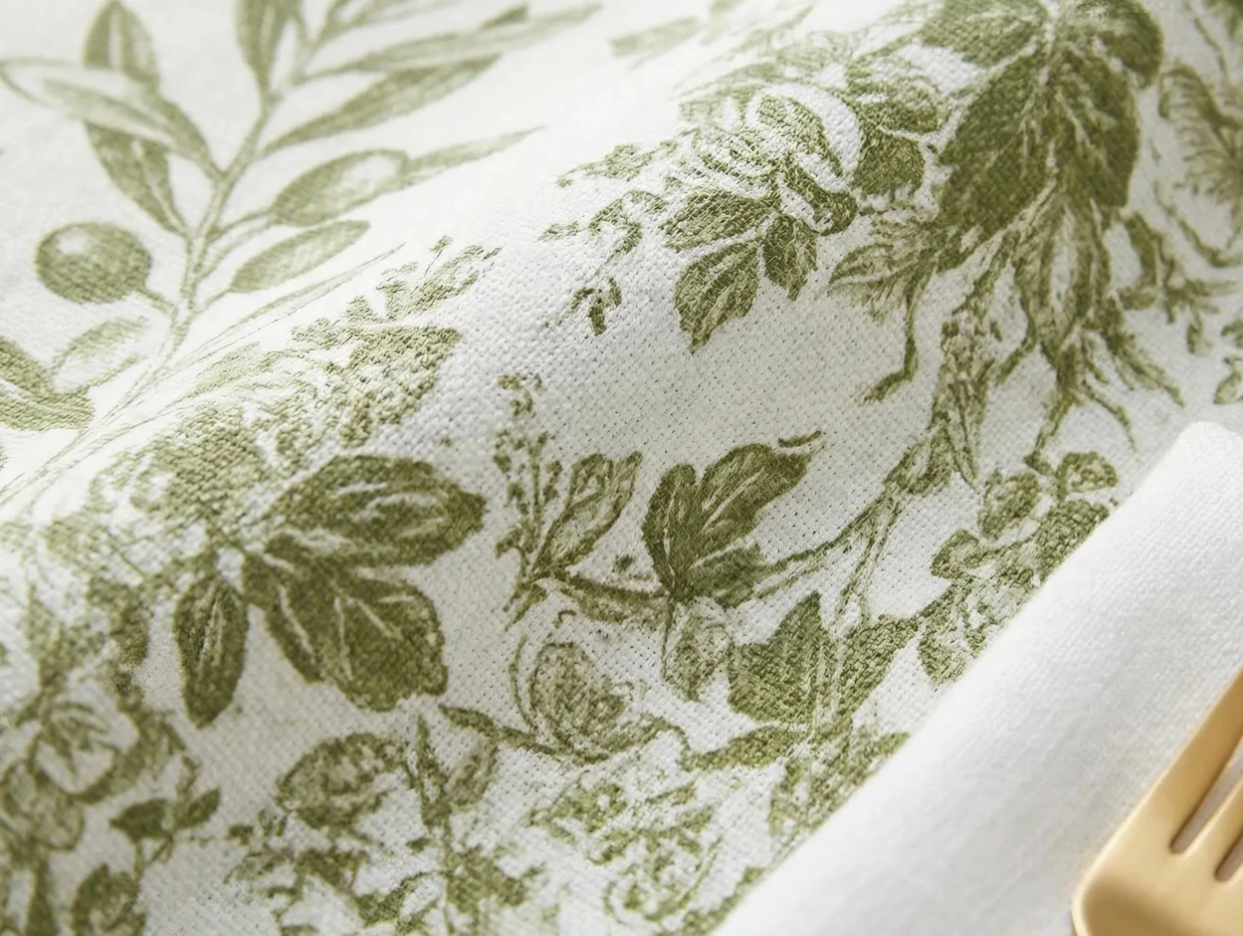 Willow Floral Print $45 per
Napkins $3
Available in 108", 120", 132", 90x156"