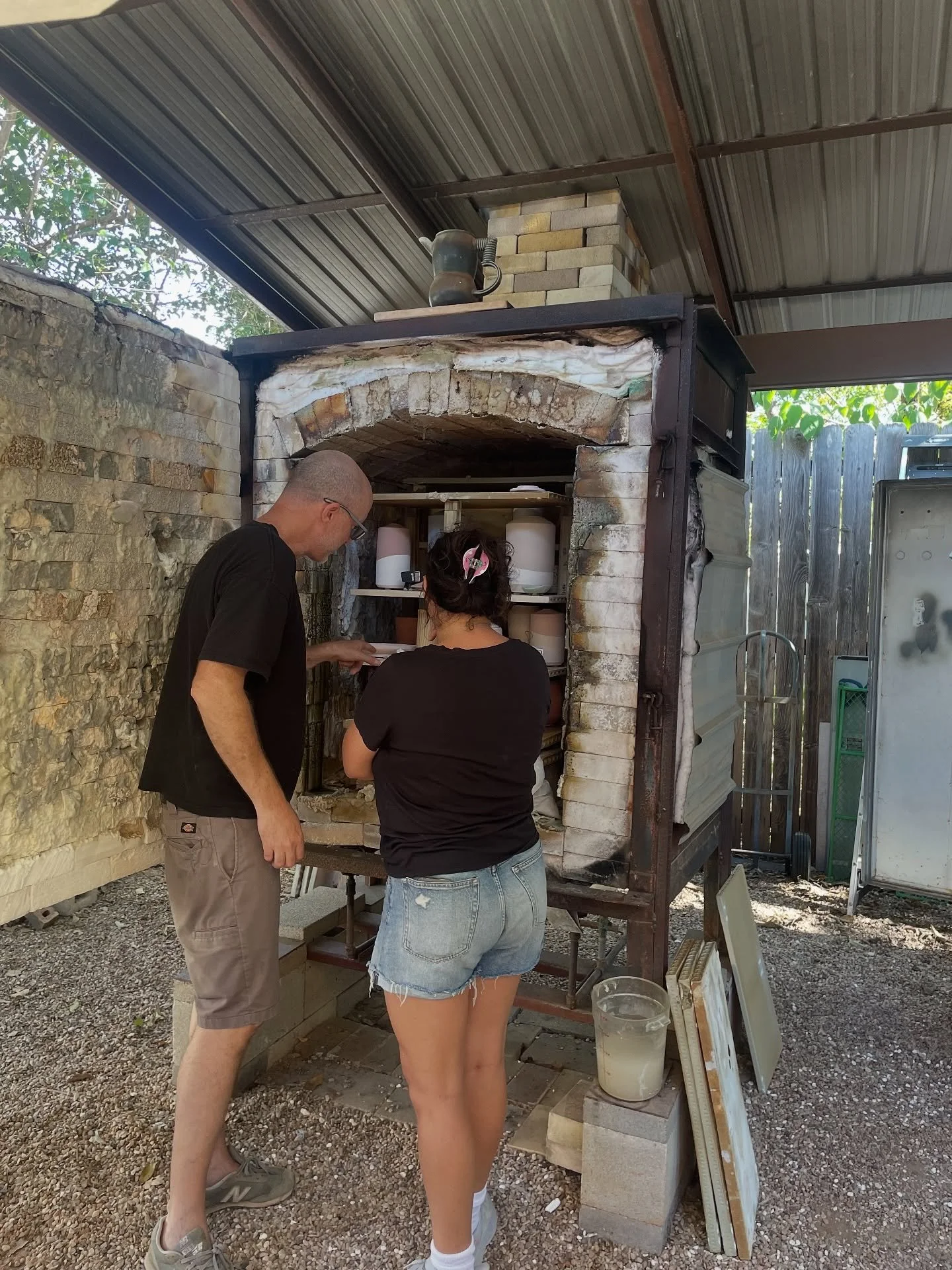 Soda firing workshop this weekend was a blast 🔥

We has so much fun learning in community with friends! Ryan is the best teacher 🍎 

Next week we&rsquo;ll see how the pieces turn out! 

&mdash;
#potteryworkshop #potterycommunity #artistsupportartis