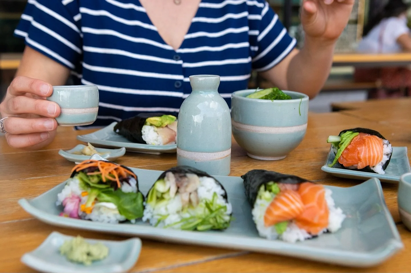Happy Friday! Enjoy some sushi handrolls from @urokoaustin this weekend 🥢💛

We&rsquo;ve got more fun classes with @urokonotonari on the way, so stay tuned 🍣✨

&mdash;
#austin #austintexas #atx #atxeats #sushi #sushilover #sushihandrolls #handrolls