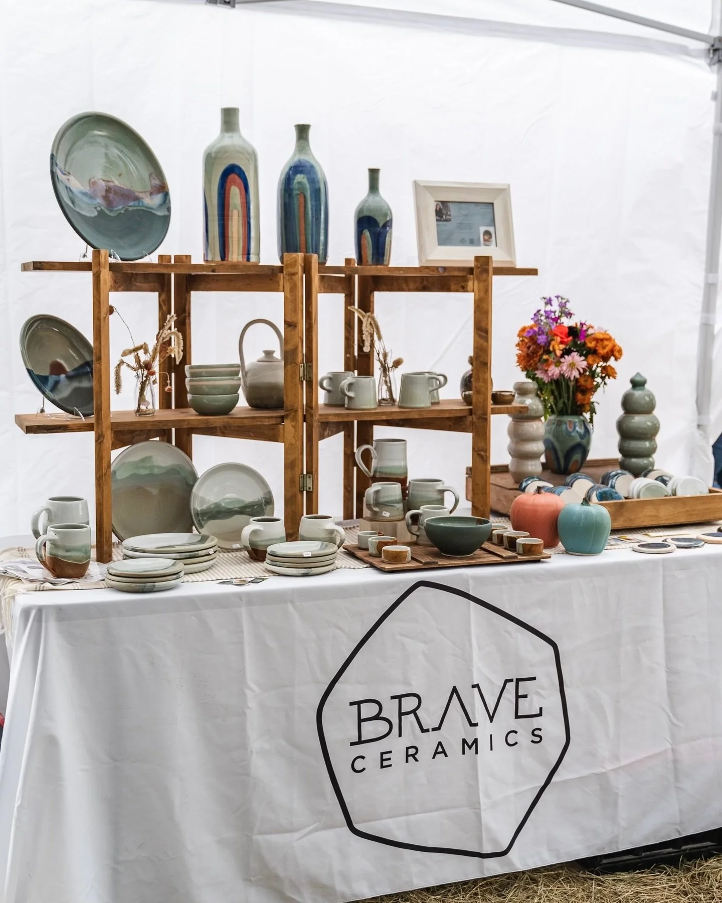 Get your holiday cheer ready and join us at the Jolly Holiday Kickoff Party at @meanwhilebeer! 🎄🍺

We&rsquo;ll be there on November 29th from 12&ndash;5pm with handmade ceramics, perfect for crossing some names off your Christmas shopping list 🎁

