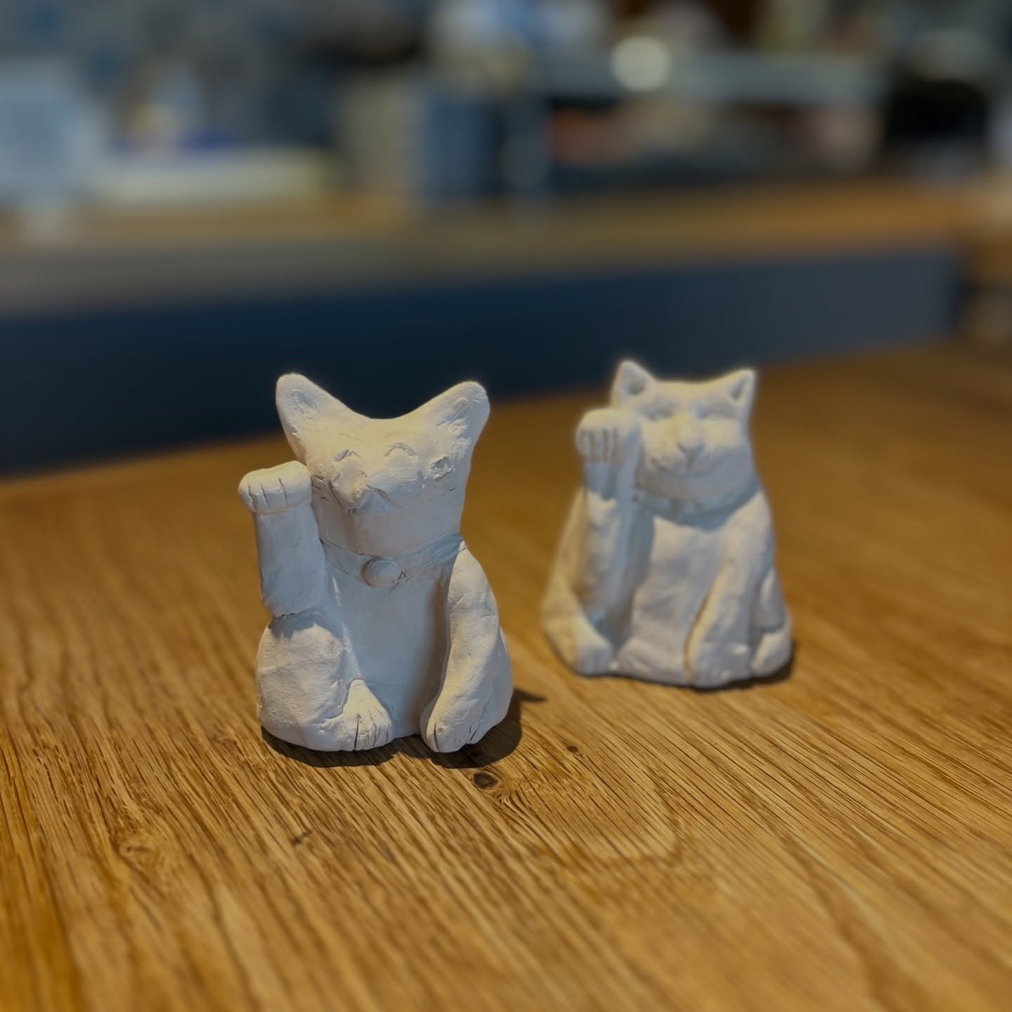We&rsquo;re down to the very last spot for our Maneki-Neko Class at @urokonotonari by @urokoaustin 🐱 🙌

Join us on Sunday, December 14th from 11am&ndash;12:30pm to pinch, carve, and paint your own lucky cat 🐾 🎨

Grab the last ticket before it&rsq