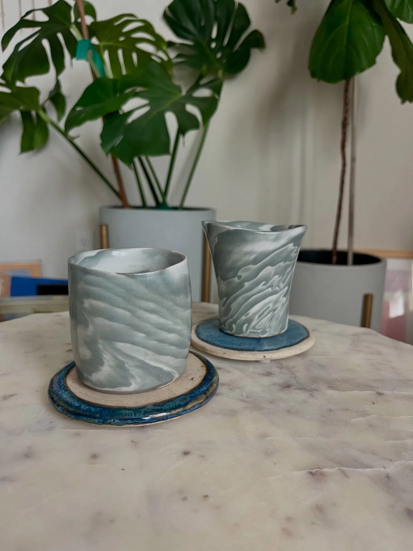 Last year, we had the honor of attending a work-study to learn from ceramic artists in Oita, Japan 🇯🇵🎉

We spent a day throwing marbled clay with&nbsp;@toujamin, and the pieces have made their way back to Austin (ours is on the left)!

Swipe throu