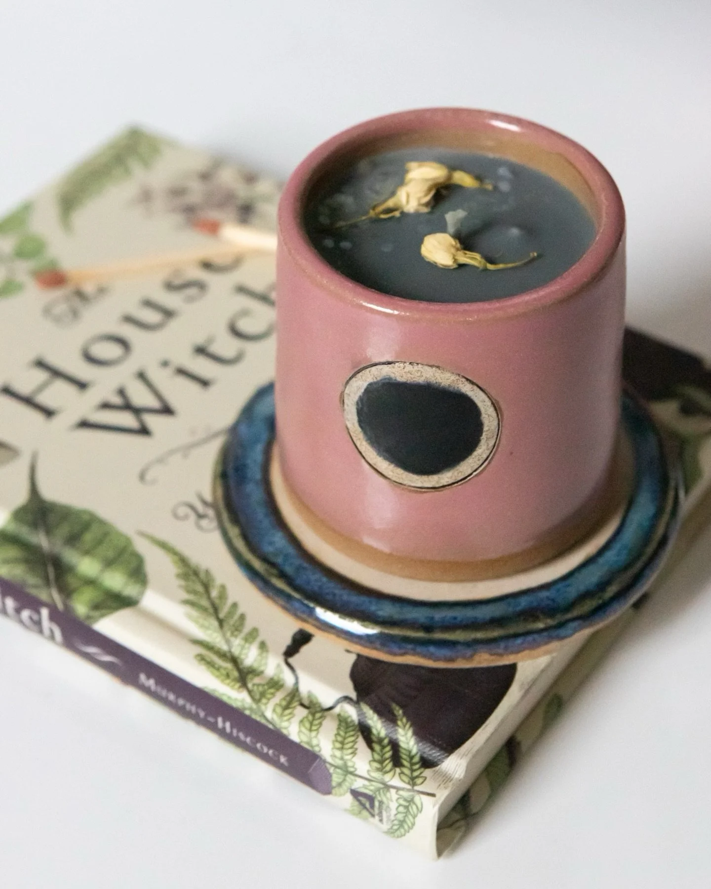 Early tomorrow morning, we welcome a lunar eclipse in methodical, observant Virgo 🌑♍

This eclipse invites us to release limiting perfectionism and self-sabotaging patterns, and instead embrace openness and adaptability.

We will be grounding and re