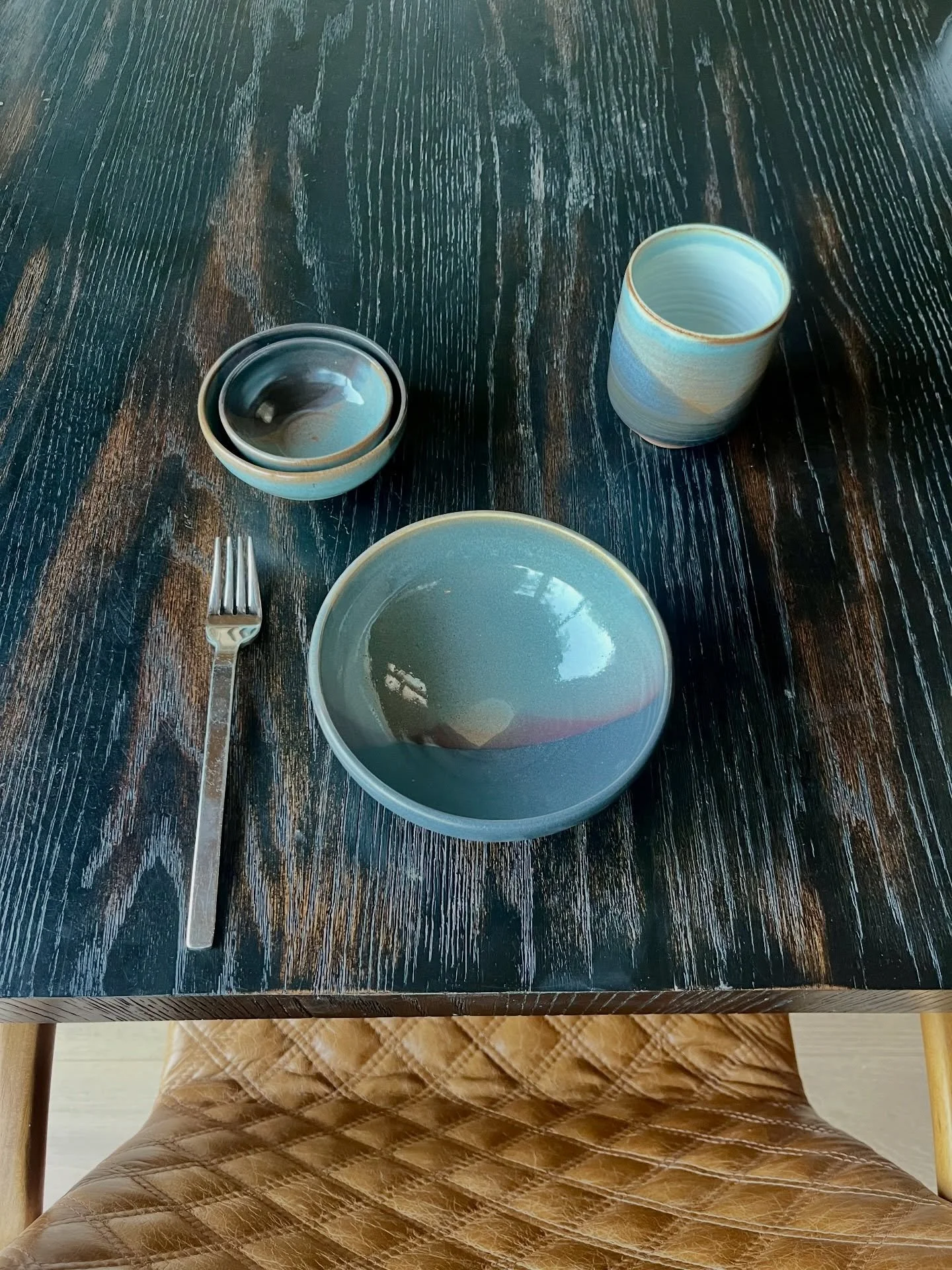 Playing with our reclaimed glazes at the studio which we lovingly call Trash (a mix of several test glazes or the rinse bucket for our tools in the glaze department)!

As they say, one person&rsquo;s trash is another&rsquo;s mountain pattern 🏔️

&md