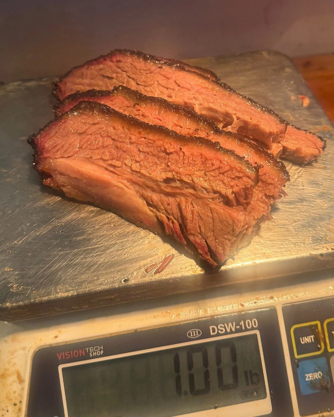 Friday especiales 
🍔 Smoked Cheeseburgers
Available for lunch Fridays only while they last, starting at 11AM

🍗 At 3PM: Smoked Chicken Quarters
&bull; $5.50 per leg quarter
&bull; $12 plate with 2 sides
 Don't forget some mashed potatoes &amp; grav