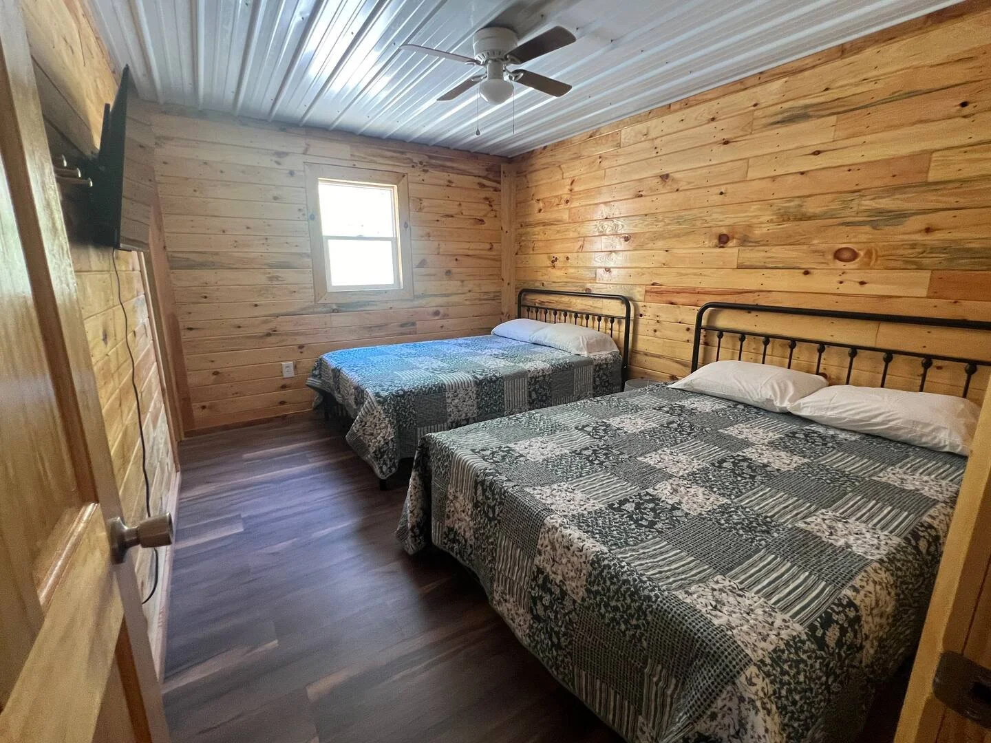 Cabin1.jpeg