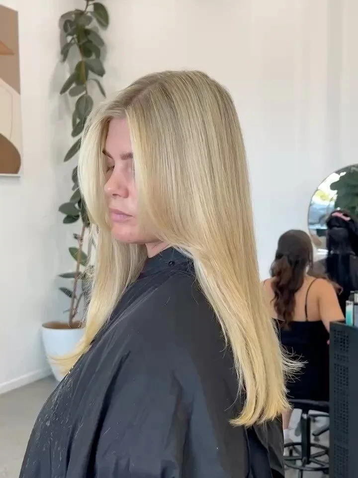 Nothing beats a bright creamy blonde 🤍