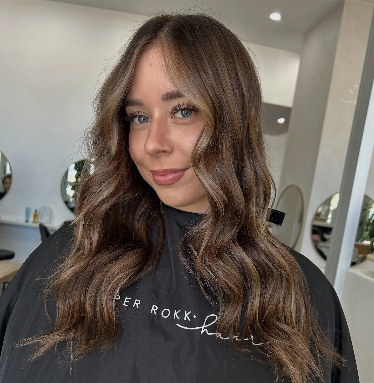 Blonde era completed ✔️ 
Brunette era loading&hellip; and thriving 💅

Book your dark side balayage appointment now, where we can add as much or as little brunette as you like to start with ✨

 #freshstart #darkanddreamy #glossyhair