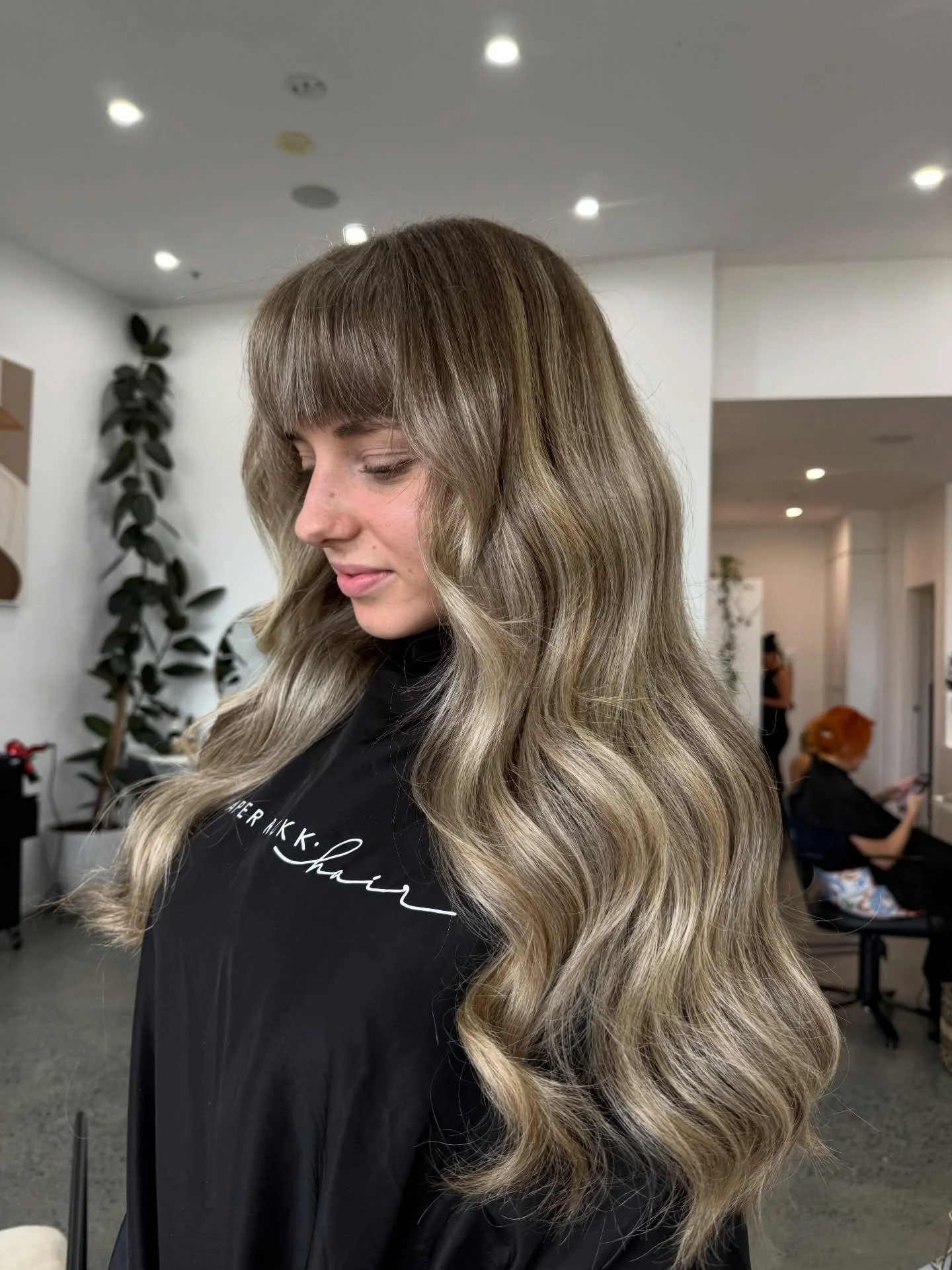 SWIPE ➤ to see this EMERGING STYLIST glow-up ✂️

Blonde + Bangs created so softly by one of our Emerging Artists - crafted with time, care, and a full senior check-over (as always)

This is exactly what happens when you give a rising stylist space to