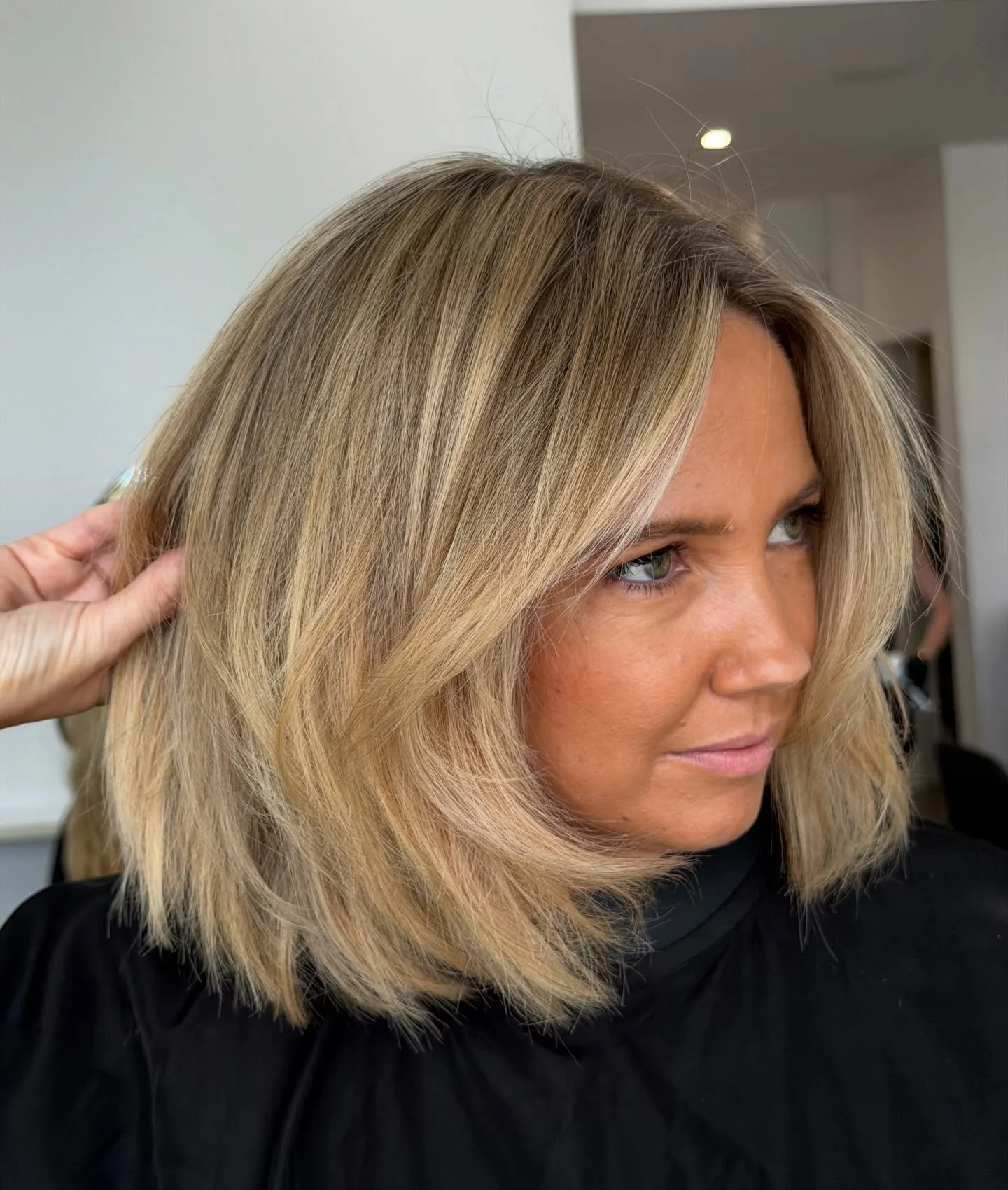 Dirty Blonde ✨

Obsessed with this Baby doll Bob haircut 

The foils are a moment @foxy_blondes