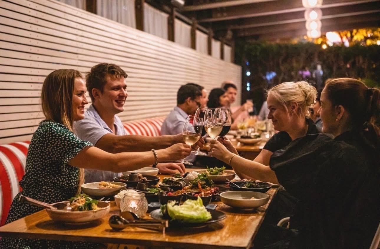 月曜日が潜んでいないようなごちそうを💃💃。

日曜日の夜は主役のエネルギーに値するから...そして宴会🔥🔥。

#livelikelibertine

電話 (07) 3367 3353 またはオンライン予約 www.libertine.net.au
場所はザ・バラックス