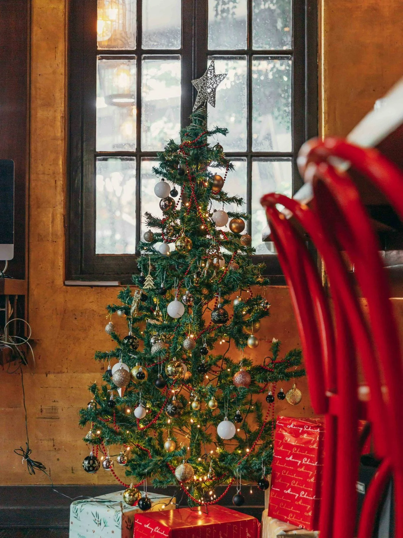 It&rsquo;s beginning to look a lot like Christmas... 🎶🎄✨

If you haven&rsquo;t locked in Christmas Lunch yet, Libertine has you covered 😉

Join us on Dec 25 for a bright, banquet-filled celebration made for family, friends and long lunches 🥢💃

S