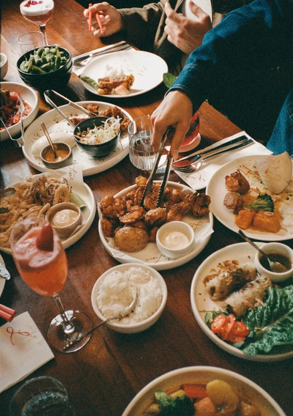 Stretch your Sunday a little longer 🥢✨ 

Bold flavours, shared plates and the kind of feast that keeps you at the table

Book your booth and order our $49pp Wednesday* Banquet, Baby! available every day (not just Wednesdays) 😉

One in, all in!

#it