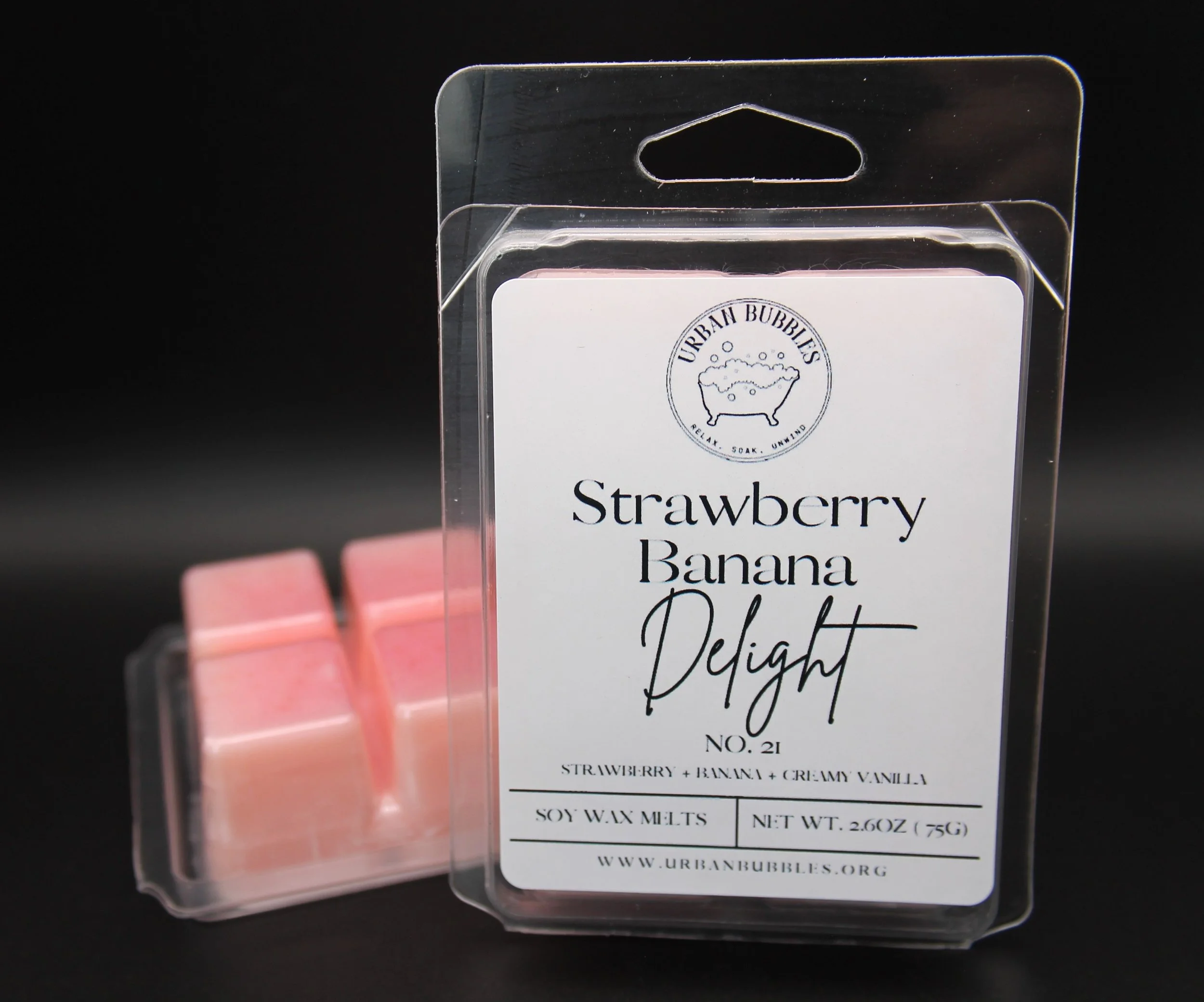 Strawberry Banana Delight Wax Melt with a sweet aroma of ripe strawberries and creamy bananas, perfect for creating a fruity ambiance.