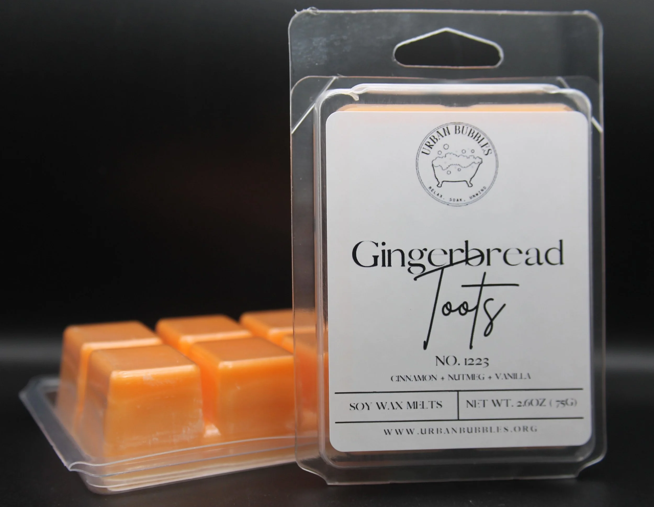 Gingerbread Toots Wax Melt in warm, golden-brown tones with sweet and spicy aromas of butter, cinnamon, clove, nutmeg, and vanilla, perfect for creating a festive atmosphere.