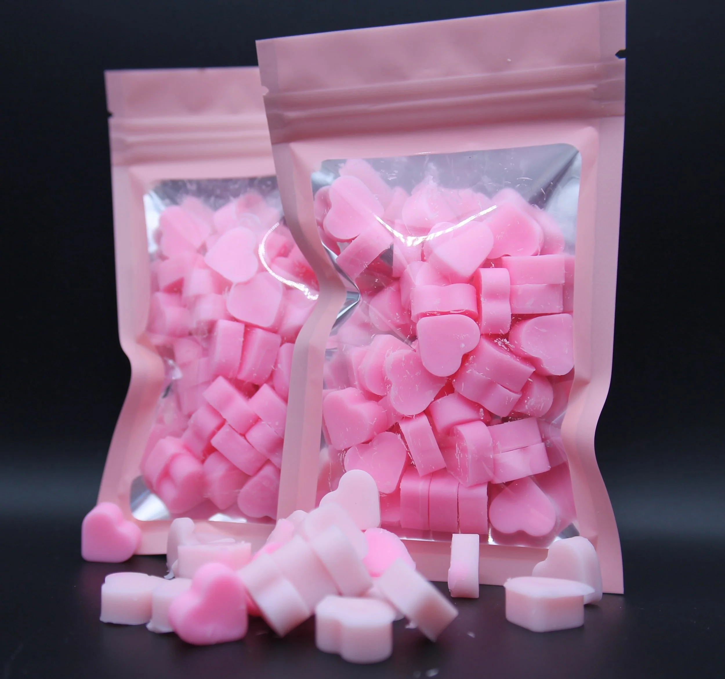 Mini heart-shaped wax melts available in six scents, perfect for creating a romantic Valentine’s ambiance or as a charming self-care treat.