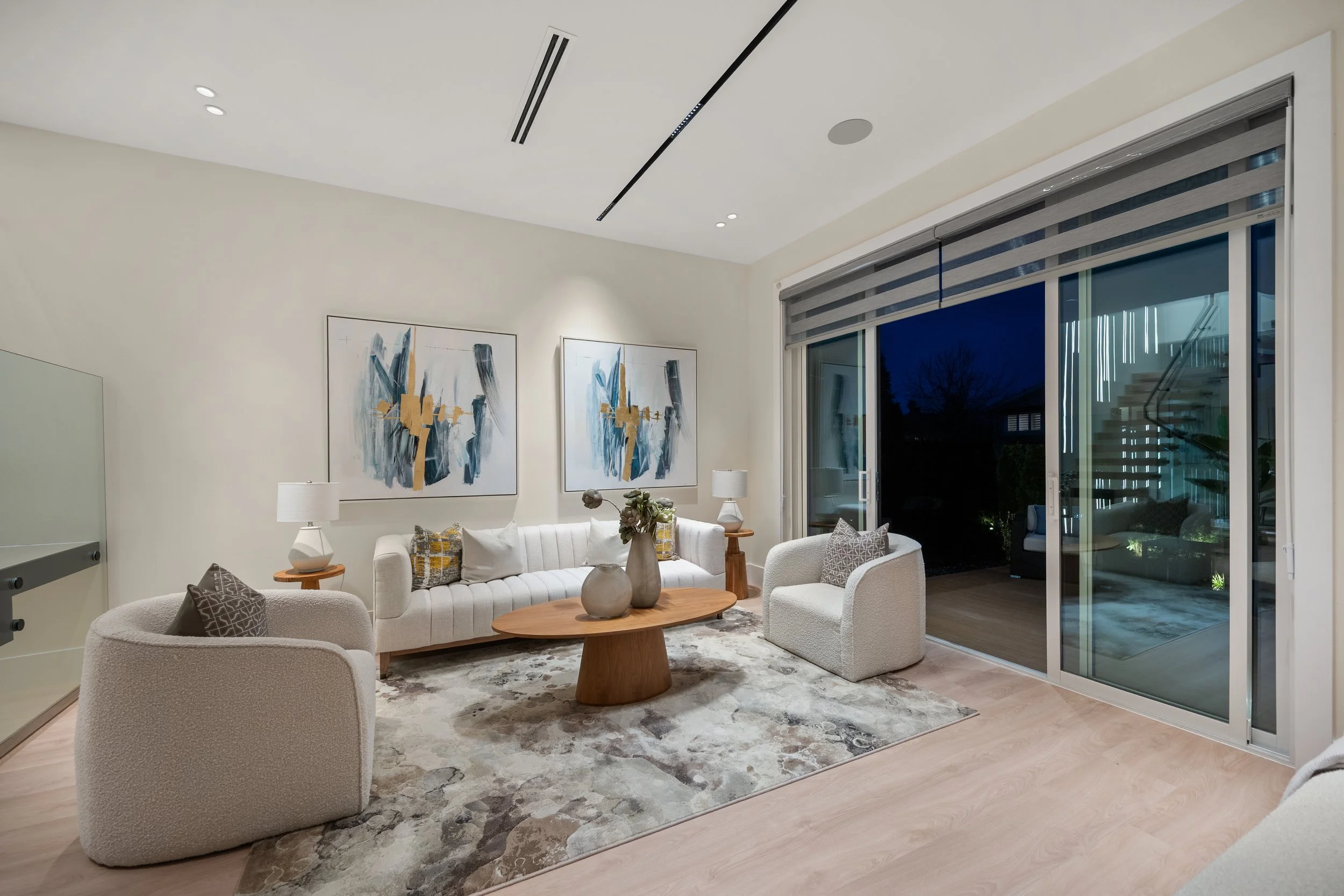 322 18th St E North Vancouver twilight Photos 18.jpg