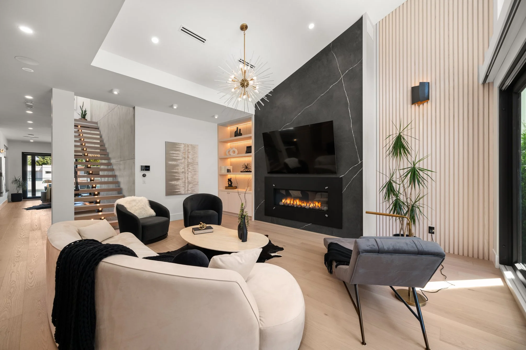 1255 Kent St White Rock 07.jpg