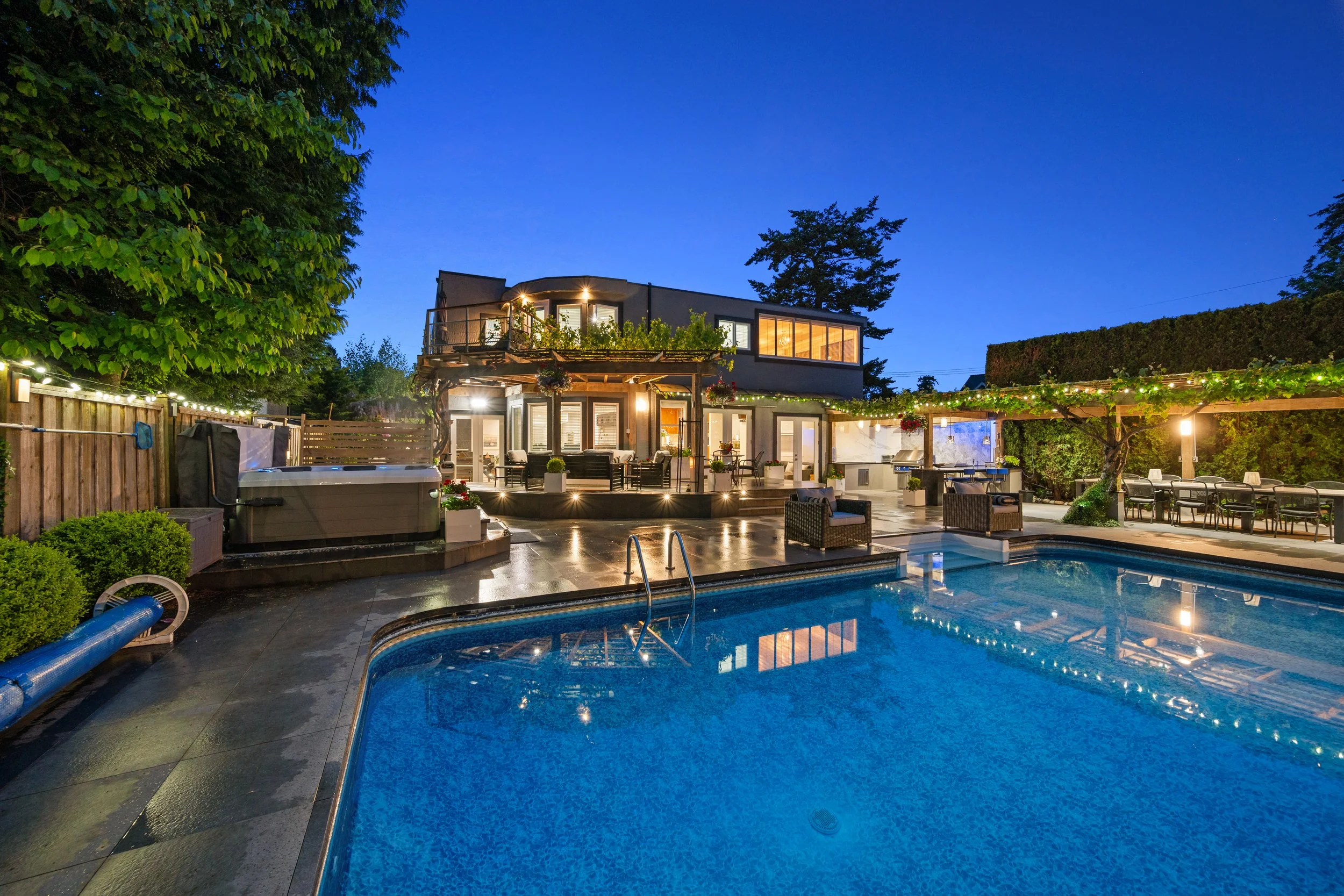 52 67 St Delta Twilight EXT 12 (1).jpg