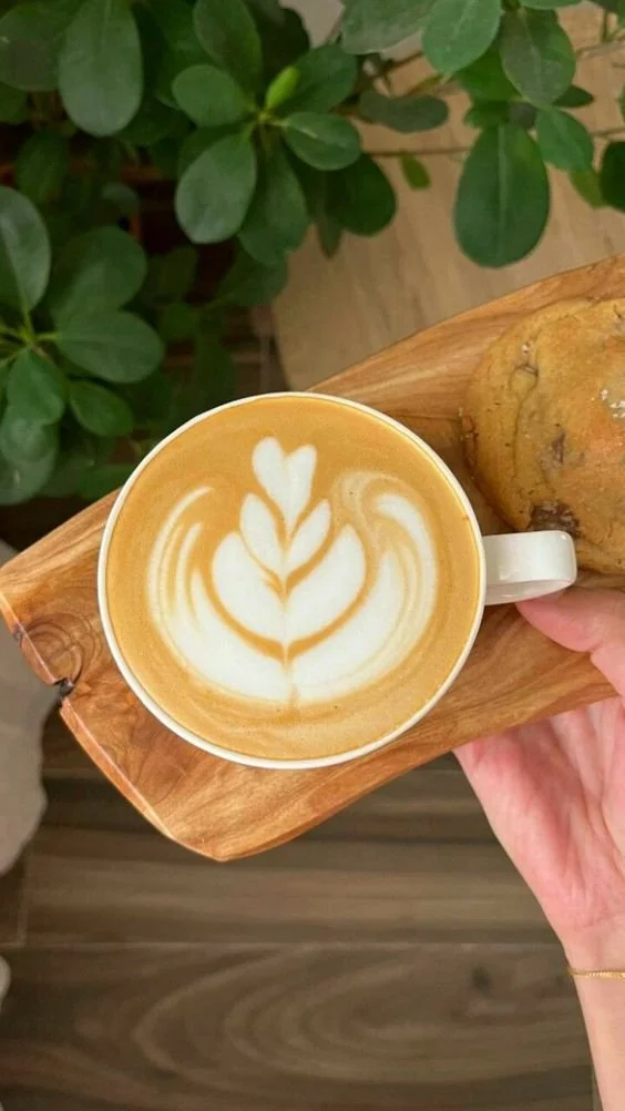 Coffee art and cookie