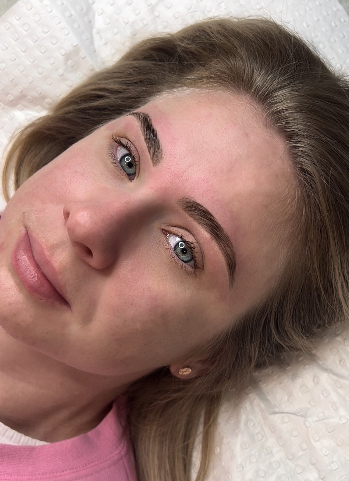 Brow design with hybrid dye