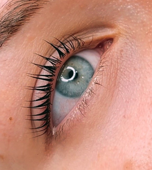 Lash lift & tint