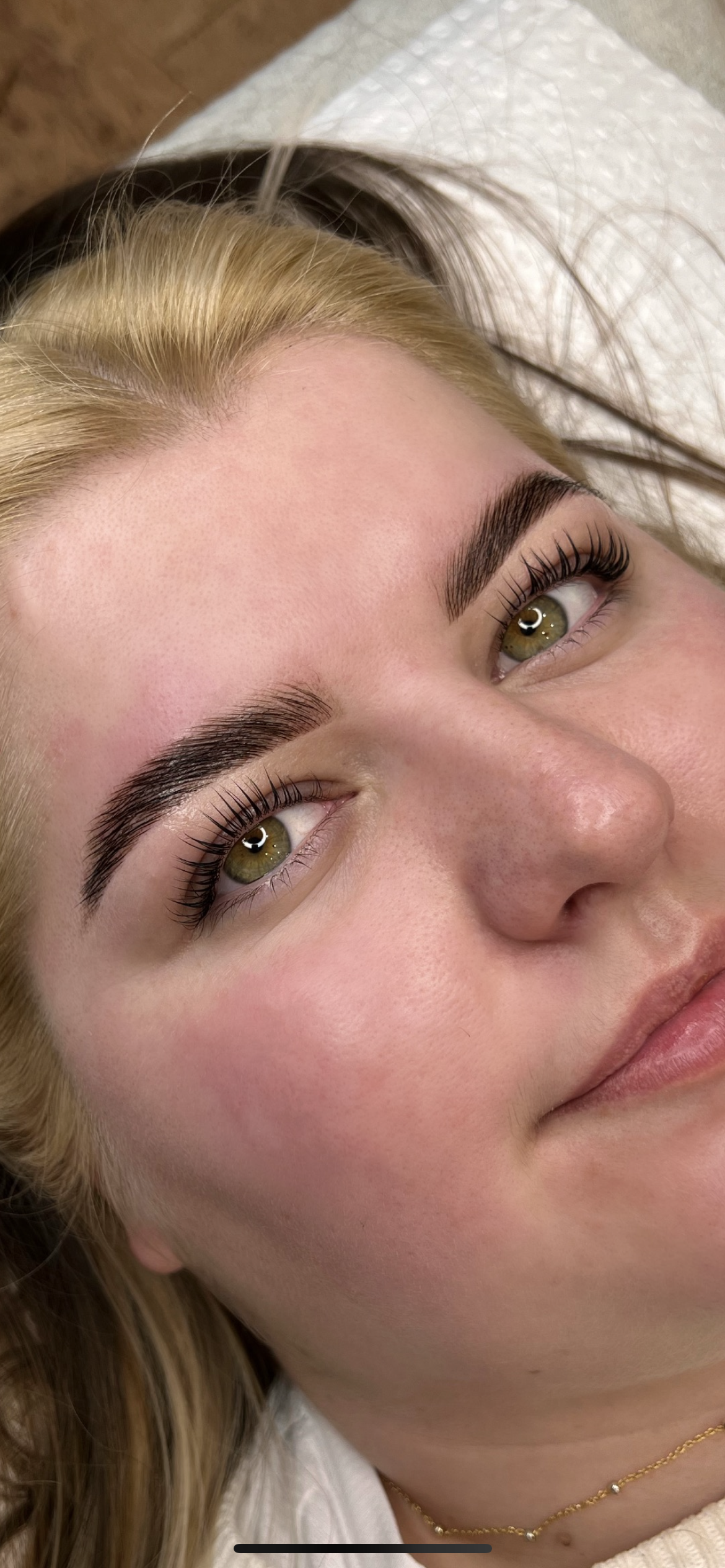 Deluxe brow & lash treatment with hybrid dye